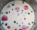 Foto del paso 3 de la receta: Clafoutis de Arándanos y Frutillas