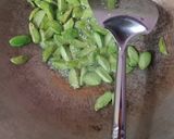 Foto langkah ke 3 dari resep Oseng Cumi Petai Pedas.