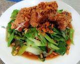 รูปขั้นตอนการทำที่ 3 ของ คะน้าซอสน้ำมันหอย+หมูกรอบ