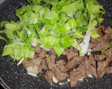 Foto del paso 3 de la receta: Bistec de res con acelga y salsa soya