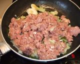 Foto del paso 1 de la receta Fuente de arroz basmati y carne de salchichas
