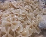 A picture of step 5 of Farfalle Pasta in white Sauce.
