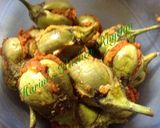 A picture of step 3 of Brinjal bajiya.