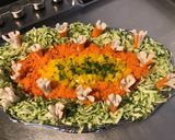 Une image de l'étape 8 de Salade de courgette, carottes et poivrons jaunes au surimi et ciboulette fraîche.
