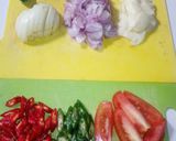 Foto langkah ke 2 dari resep Tumis cumi asin saus tiram.