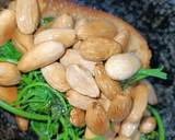 Foto del paso 6 de la receta: Canelón de puerro, con su emulsión y picada de almendras
