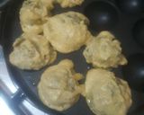A picture of step 4 of Mumbai style batata bada.