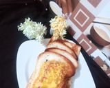 A picture of step 7 of Cheesy Bread Omlette.