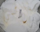 Foto del paso 2 de la receta: Merengue Italiano con claras envasadas compradas en el supermercado