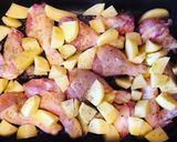 Foto del passaggio 2 della ricetta Pollo al forno con patate