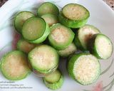 รูปขั้นตอนการทำที่ 2 ของ มะเขือยาวผัดหมูสับปลาเค็ม