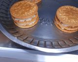 A picture of step 4 of Choco pie - festive treat.