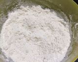 A picture of step 2 of Veg Cheese Paneer Pan Pizza.