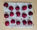 Foto del paso 1 de la receta: Cerezas bañadas en chocolate versión saludable 🍒