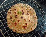 A picture of step 3 of Spring Onion Paratha.