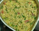 A picture of step 5 of Cheesy Maggi vegetable cake.