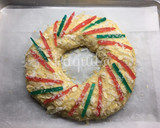 Foto del paso 6 de la receta: 👑Roscón de Reyes relleno de crema y frosting de turrón 👑