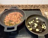 Foto del paso 1 de la receta: Arroz con jamón y champiñones