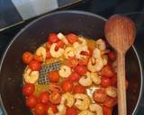 Spaghetti with prawn, tomatoes and courgette pesto recipe step 3 photo