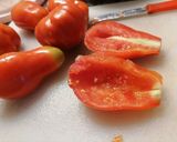 Foto del passaggio 2 della ricetta Pomodori ripieni di tonno, mozzarella e dadolata di cetrioli al profumo di basilico
