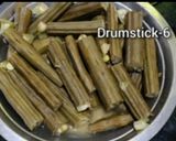 A picture of step 1 of Drumstick Curry.