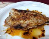 Foto del paso 4 de la receta: Filete de Dorada a la plancha con cebolla francesa y tomate