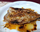 Foto del paso 4 de la receta: Filete de Dorada a la plancha con cebolla francesa y tomate