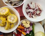 Foto langkah ke 1 dari resep Seafood Saus Padang.