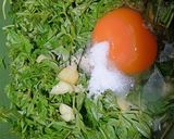 Foto langkah ke 1 dari resep Telur Dadar Kenikir.