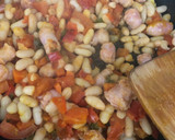 Foto del paso 3 de la receta: Alubias con longaniza de pavo y curry rojo