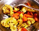 আলু গাজর ফুলকপির তরকারি (alu gajor phulkopir torkari recipe in bengali) রেসিপি ধাপ - 2 ছবি