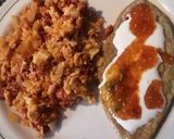 Foto del paso 3 de la receta: Huevos con chorizo y un tlacoyo