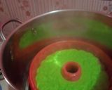Foto langkah ke 3 dari resep Bolu pandan coklat.