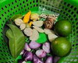 Foto langkah ke 1 dari resep Soto Kuah Kuning.
