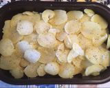 A picture of step 4 of Baked potatoes with tofu and thyme (pečené zemiaky s tofu a tymiánom).