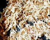 A picture of step 8 of Chicken noodles bread pockets.