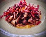 Foto del paso 9 de la receta: Setas con yema curada y crujiente de jamón ibérico sobre cama de patata y calabaza