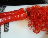 Foto langkah ke 2 dari resep Tips mengawetkan Cabe selain digiling.