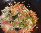 Foto del paso 2 de la receta: Arroz con aros de calamar y langostinos en 30 minutos