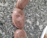 Foto del paso 2 de la receta: Habitas con cebolla y morcillas