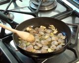 Foto del paso 4 de la receta Merluza al horno con Gulas y Gambas