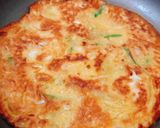 A picture of step 3 of Korean Seafood Pancakes (Bánh xèo Hàn Quốc).