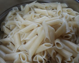 Foto del paso 1 de la receta: Pasta en crema de jalapeño y camarones