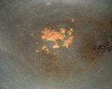 Foto langkah ke 3 dari resep Nasi tim wortel tumis hati MPASI 10 bulan.