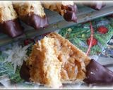 A picture of step 2 of White Fig Hazelnut Bars {Bredeles}.