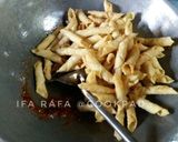 Foto langkah ke 7 dari resep Kacang Umpet Pedas Manis Daun Jeruk.