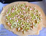Une image de l'étape 2 de Tarte rustique à la rhubarbe.