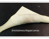 Foto del paso 6 de la receta: Croissants de espinacas, queso de cabra y cebolla caramelizada