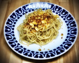 Foto del paso 7 de la receta: Spaghetti con salsa de ajo con anchoas, crujiente tostado casero y parmesano