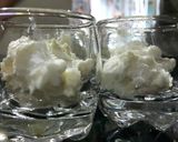 Foto langkah ke 2 dari resep ICE CREAM CHEESE KEFIR WITH STRABERRY JAM HOMEMADE BY hitara.